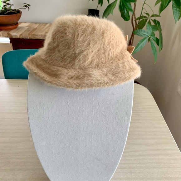 Angora 80% Hat - Picture 4 of 7